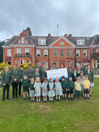 Moor Park Raises £4,000 for Hope House Children’s Hospice Through Year-Long Fundraising. https://ow.ly/E9tS50Wyw9X